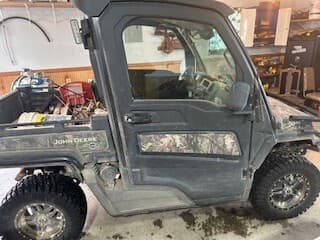 Image of John Deere XUV 835R equipment image 2