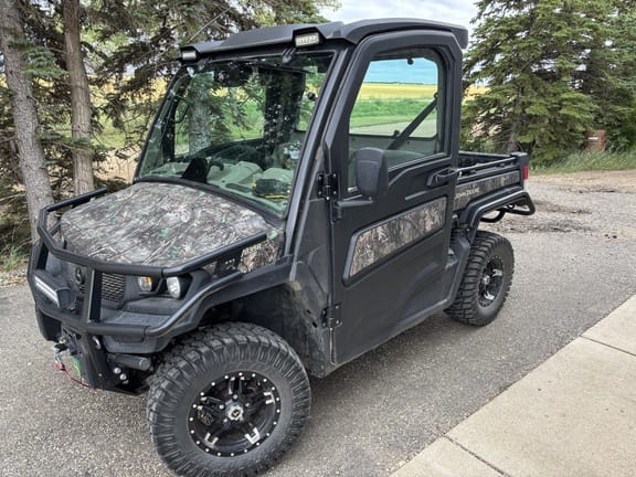 2024 John Deere XUV 835R Equipment Image0