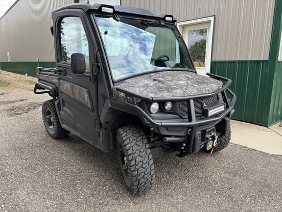 Image of John Deere XUV 835R equipment image 3