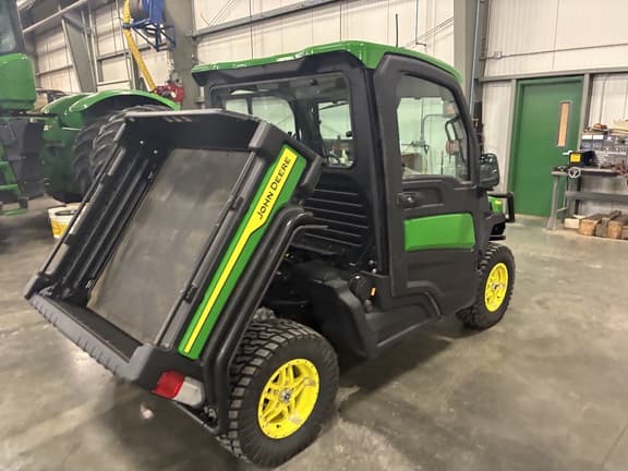 Image of John Deere XUV 835R equipment image 4