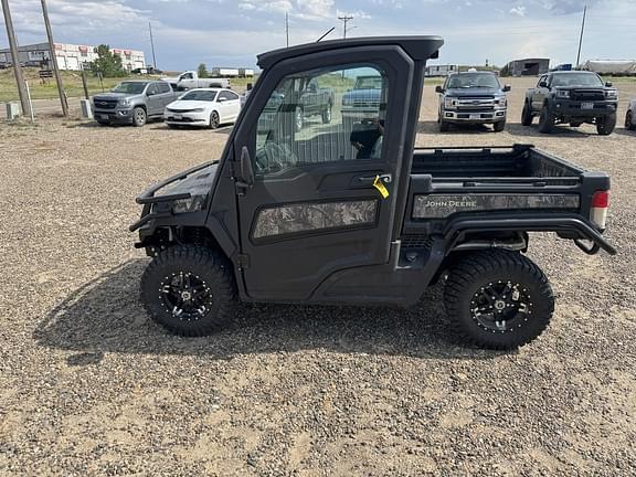 Image of John Deere XUV 835R Primary image
