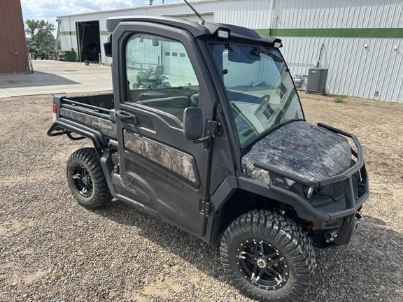 Image of John Deere XUV 835R equipment image 4