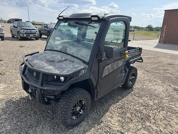 Image of John Deere XUV 835R equipment image 1