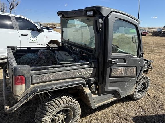 Image of John Deere XUV 835R equipment image 4