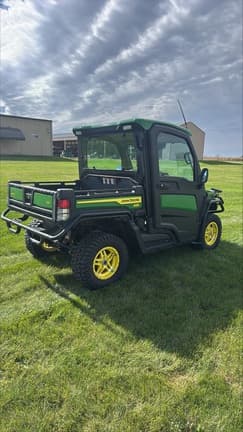 Image of John Deere XUV 835R equipment image 3
