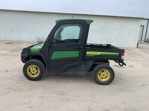 2024 John Deere XUV 835R Equipment Image0