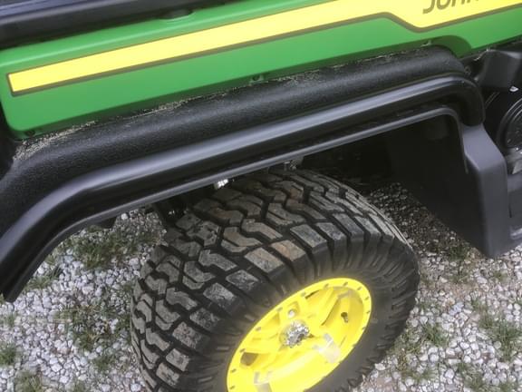 Image of John Deere XUV 835R equipment image 3