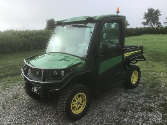 Image of John Deere XUV 835R equipment image 2