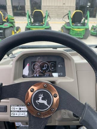 Image of John Deere XUV 835R equipment image 4