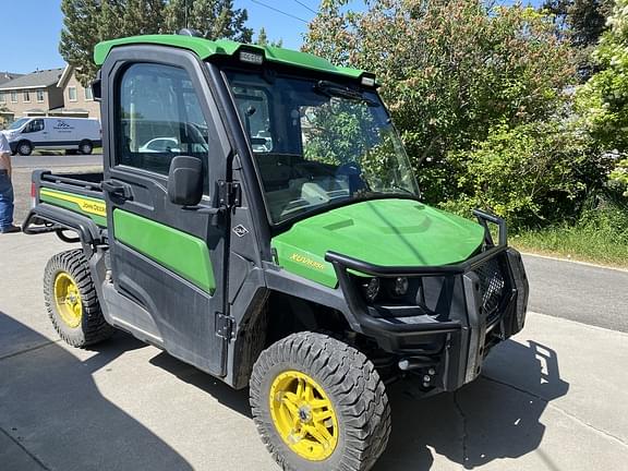 Image of John Deere XUV 835R equipment image 1