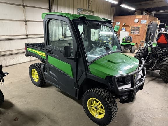 Image of John Deere XUV 835R equipment image 3