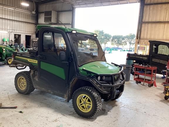 Image of John Deere XUV 835R equipment image 4