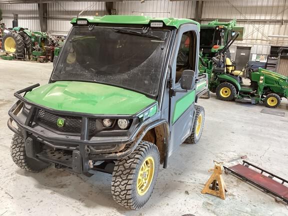 Image of John Deere XUV 835R equipment image 2