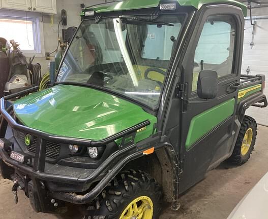 Image of John Deere XUV 835R Image 0