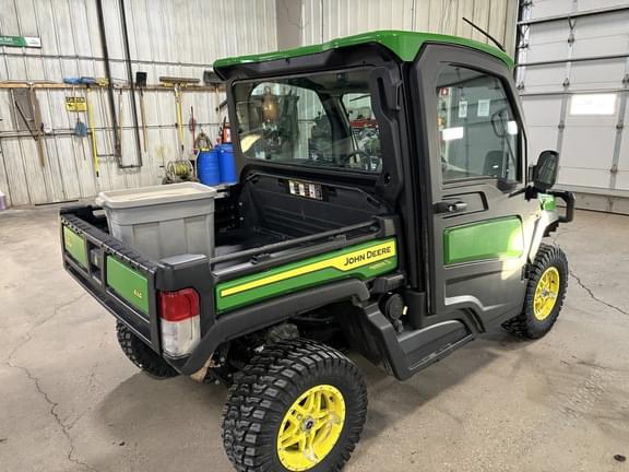 Image of John Deere XUV 835R equipment image 3
