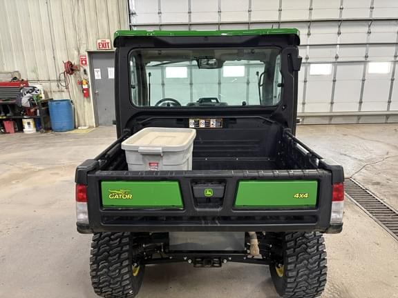 Image of John Deere XUV 835R equipment image 4