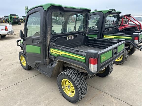 Image of John Deere XUV 835R equipment image 3
