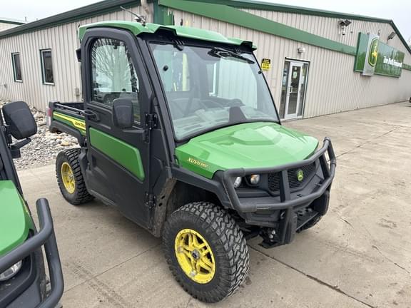 Image of John Deere XUV 835R equipment image 1
