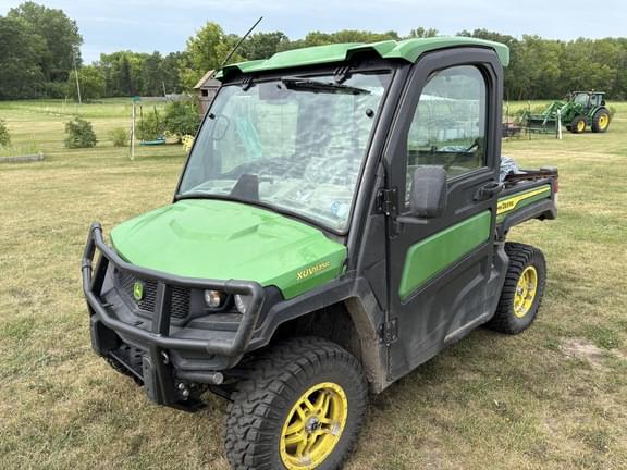 Image of John Deere XUV 835R equipment image 2