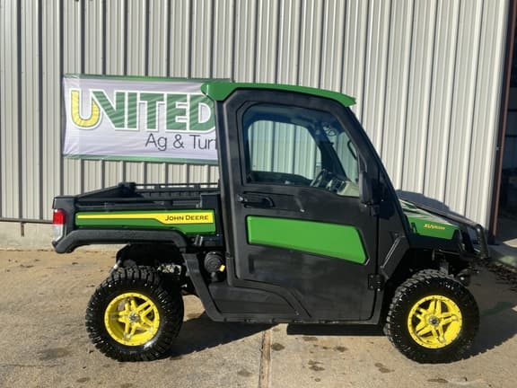 Image of John Deere XUV 835R equipment image 1