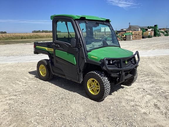 Image of John Deere XUV 835R equipment image 1