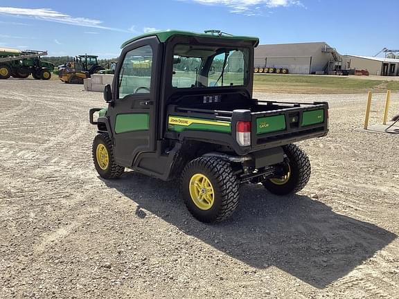 Image of John Deere XUV 835R equipment image 3