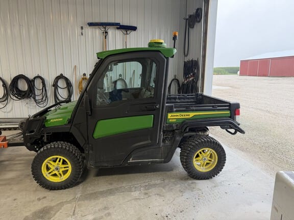 2024 John Deere XUV 835R Equipment Image0
