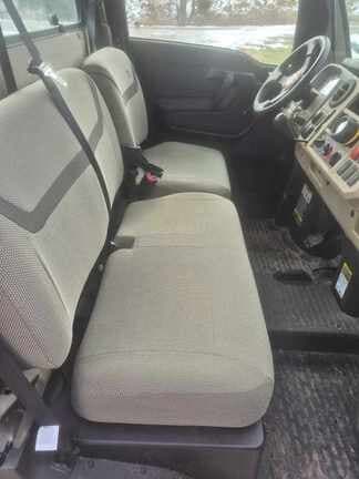 Image of John Deere XUV 835R equipment image 4