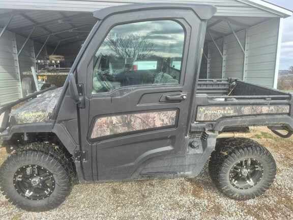 Image of John Deere XUV 835R Primary image