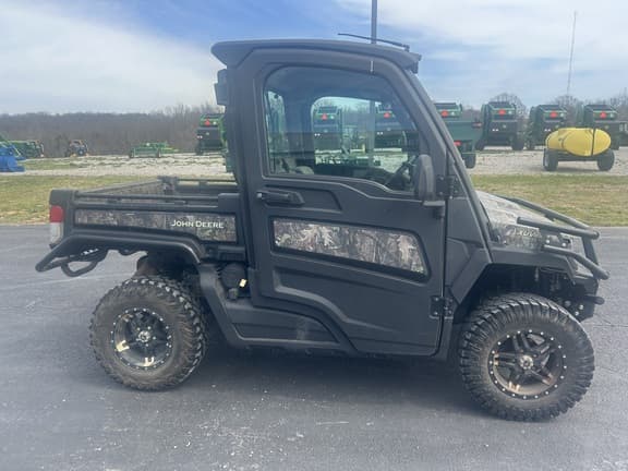 Image of John Deere XUV 835R equipment image 4