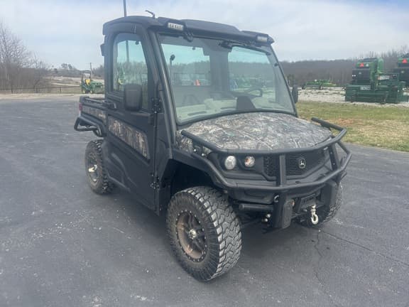 Image of John Deere XUV 835R equipment image 3