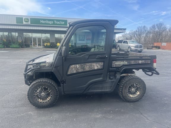 Image of John Deere XUV 835R equipment image 1