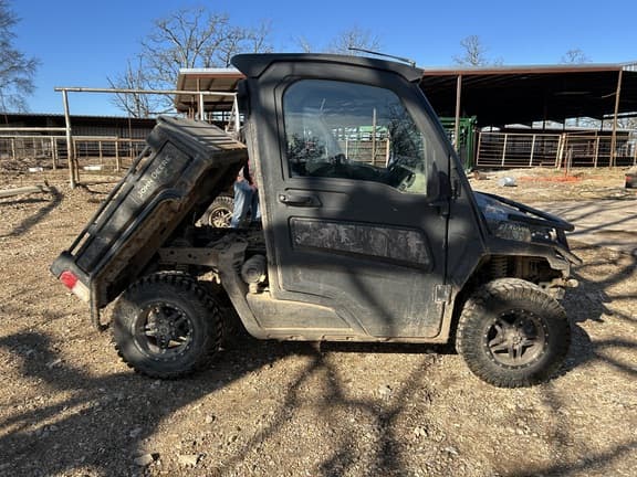 Image of John Deere XUV 835R equipment image 2