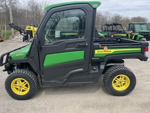 2024 John Deere XUV 835R Image
