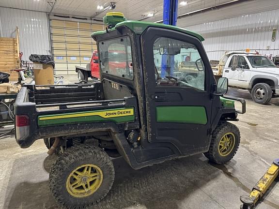 Image of John Deere XUV 835R equipment image 2