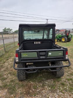 Image of John Deere XUV 835R equipment image 2