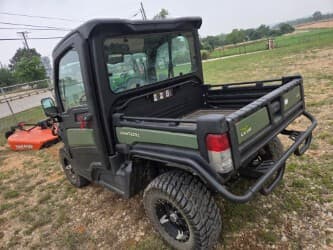 Image of John Deere XUV 835R equipment image 3