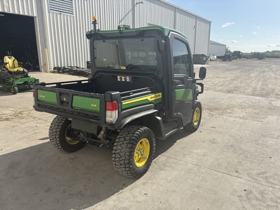Image of John Deere XUV 835R equipment image 4