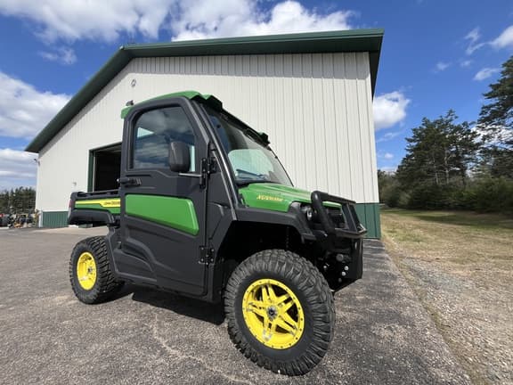Image of John Deere XUV 835R Primary image