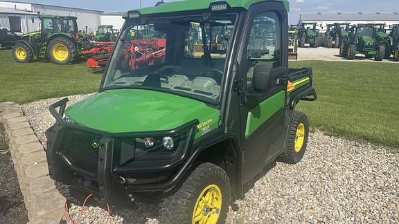 Image of John Deere XUV 835R Primary image