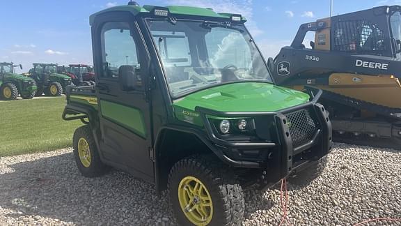 Image of John Deere XUV 835R equipment image 1