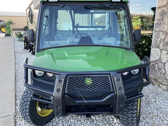 Image of John Deere XUV 835R equipment image 3