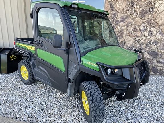 Image of John Deere XUV 835R equipment image 1