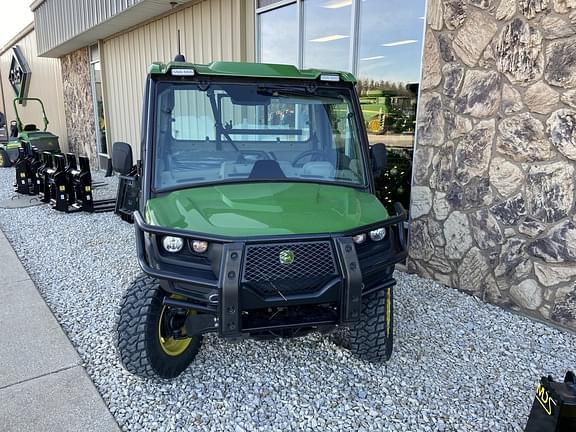 Image of John Deere XUV 835R equipment image 2