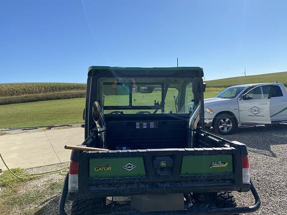 Image of John Deere XUV 835R equipment image 4