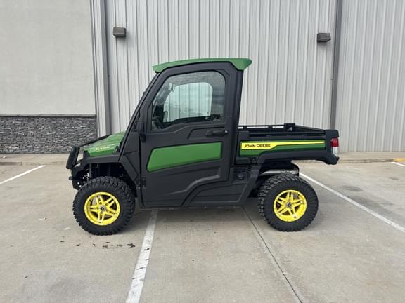 Image of John Deere XUV 835R Primary image