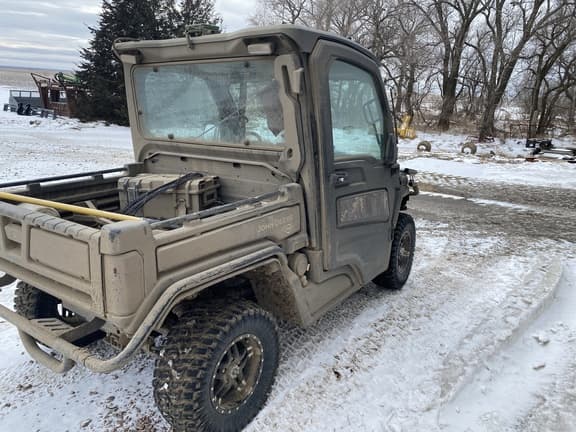 Image of John Deere XUV 835R equipment image 3