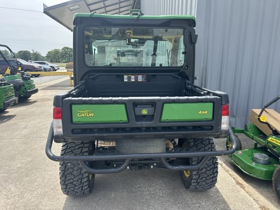 Image of John Deere XUV 835R equipment image 4
