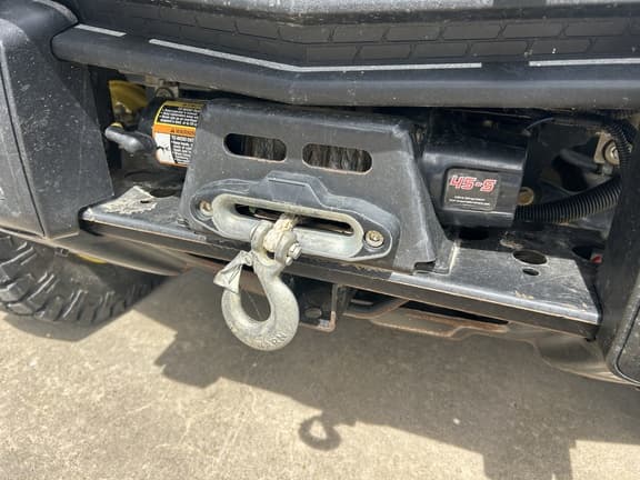 Image of John Deere XUV 835R equipment image 2