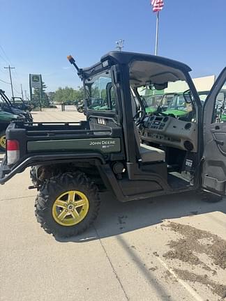 Image of John Deere XUV 835R equipment image 3
